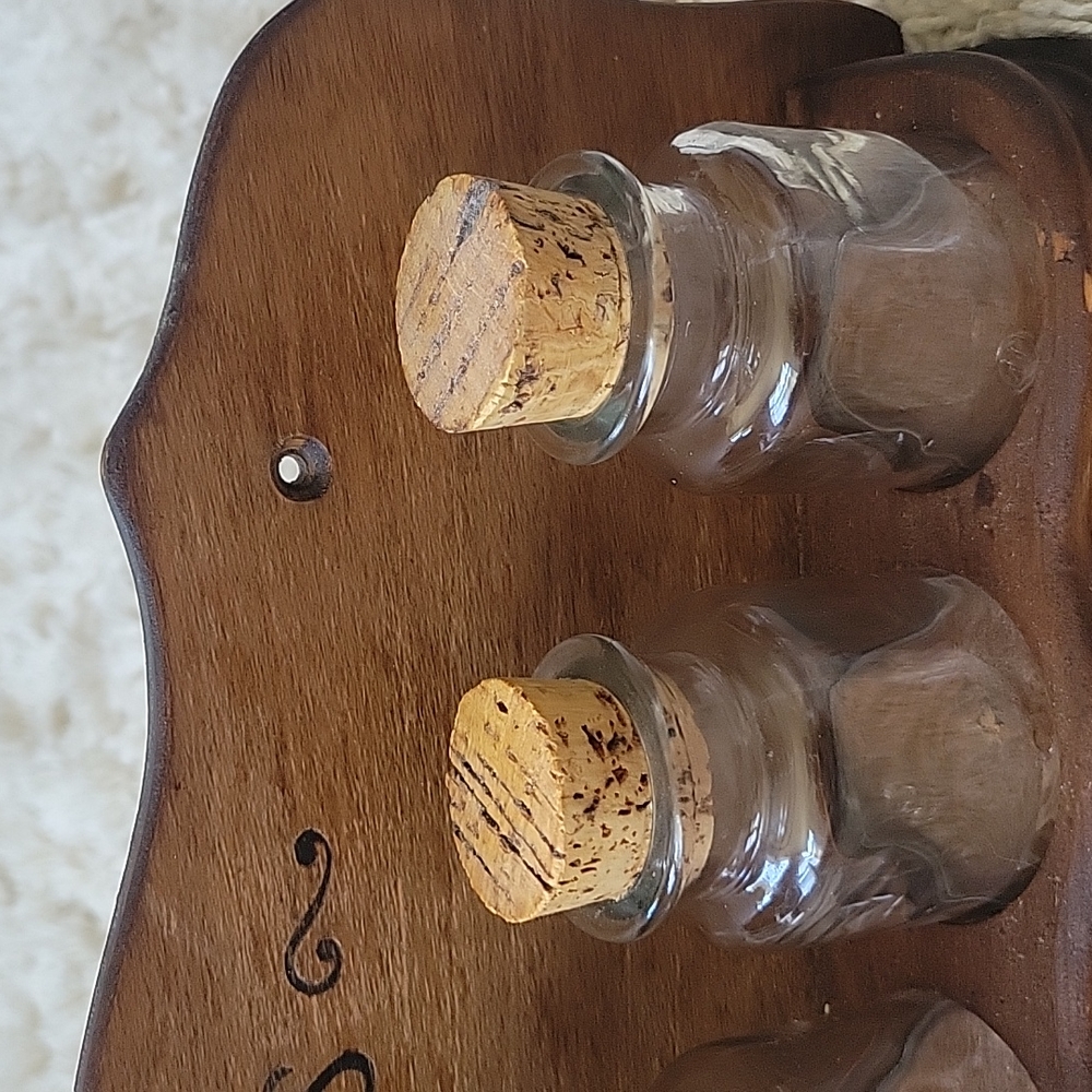Unique Rustic Farmstyle spice rack - Picture 3 of 4